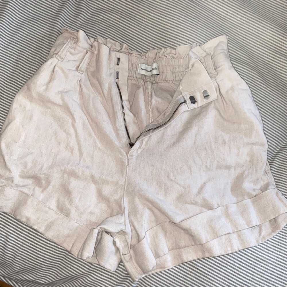 Abercrombie tie paper bag shorts cream